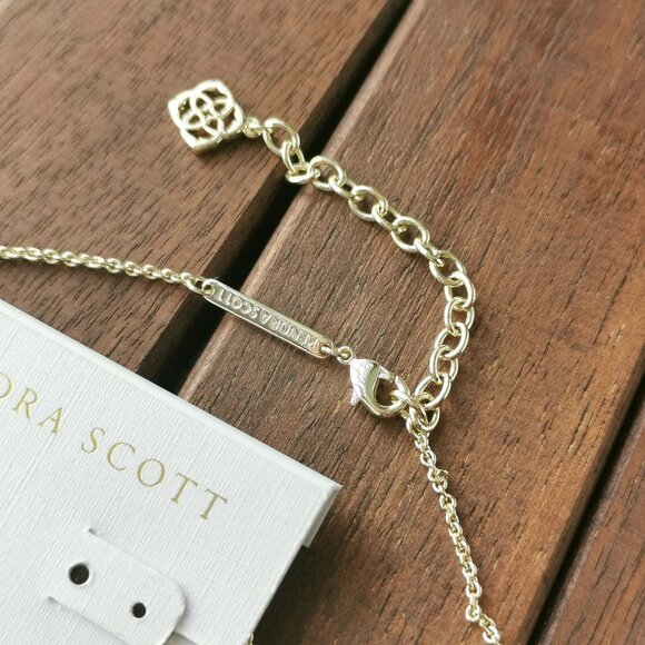 Kendra Scott Elisa Necklace. Gold Magenta - Picture 3 of 3